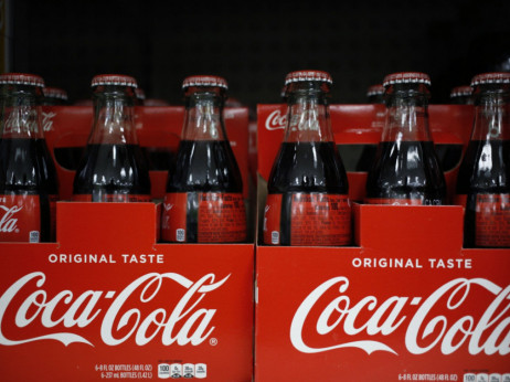 Musk se našalio da kupuje Coca-Colu 'kako bi u nju vratio kokain'