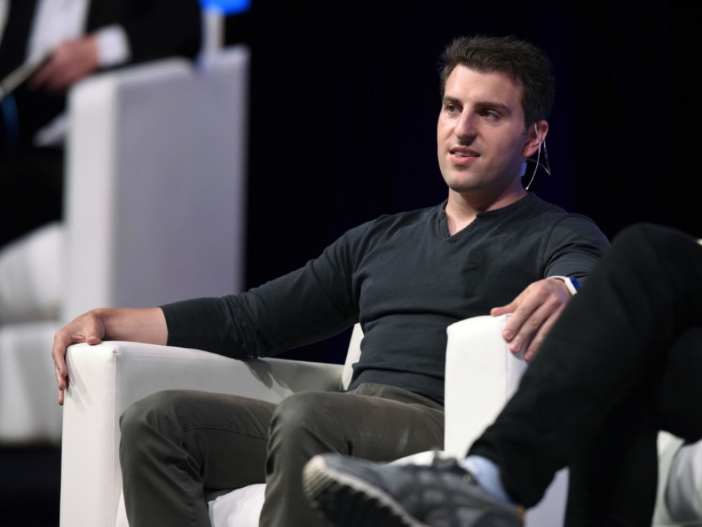 Airbnb poručio zaposlenima da zauvek mogu raditi na daljinu