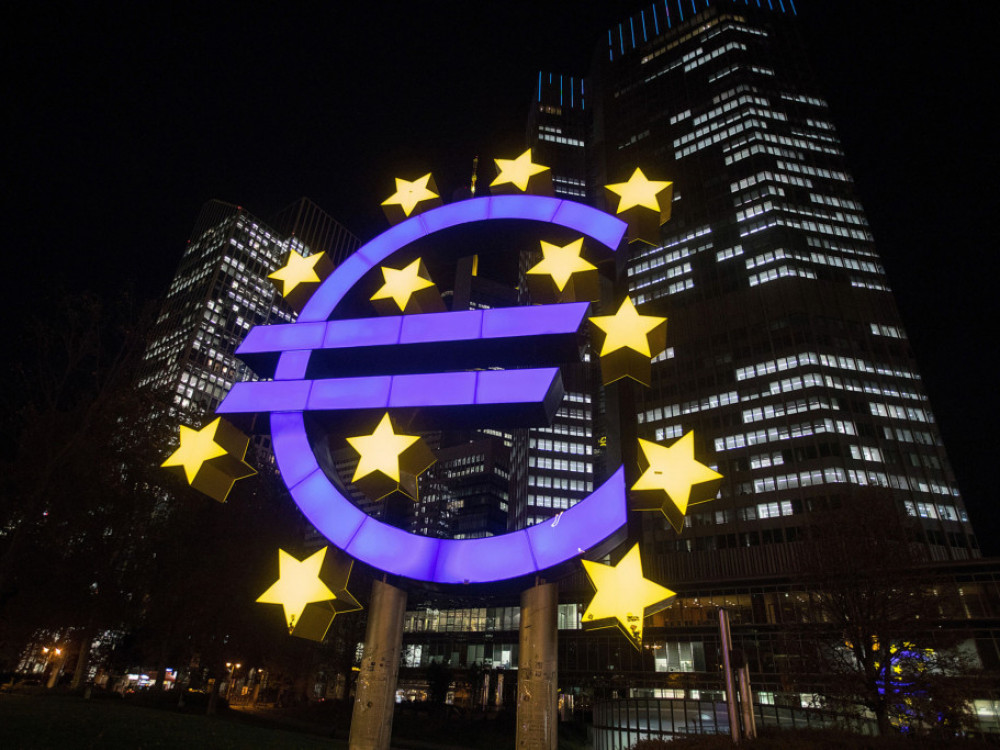 ECB će podizati kamatne stope još tri puta, pokazuje istraživanje