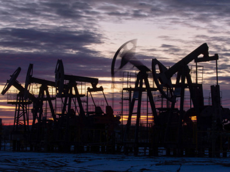 Cena nafte raste zajedno sa akcijama, čeka se EIA