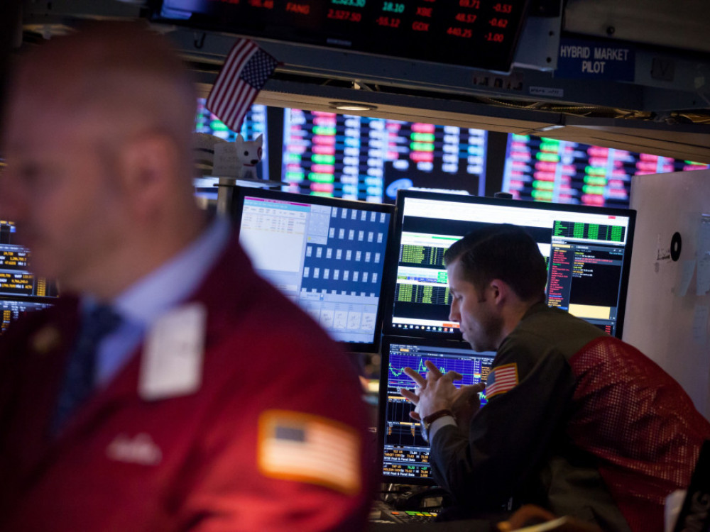 Akcije fluktuiraju, prinosi obveznica rastu: Pregled tržišta