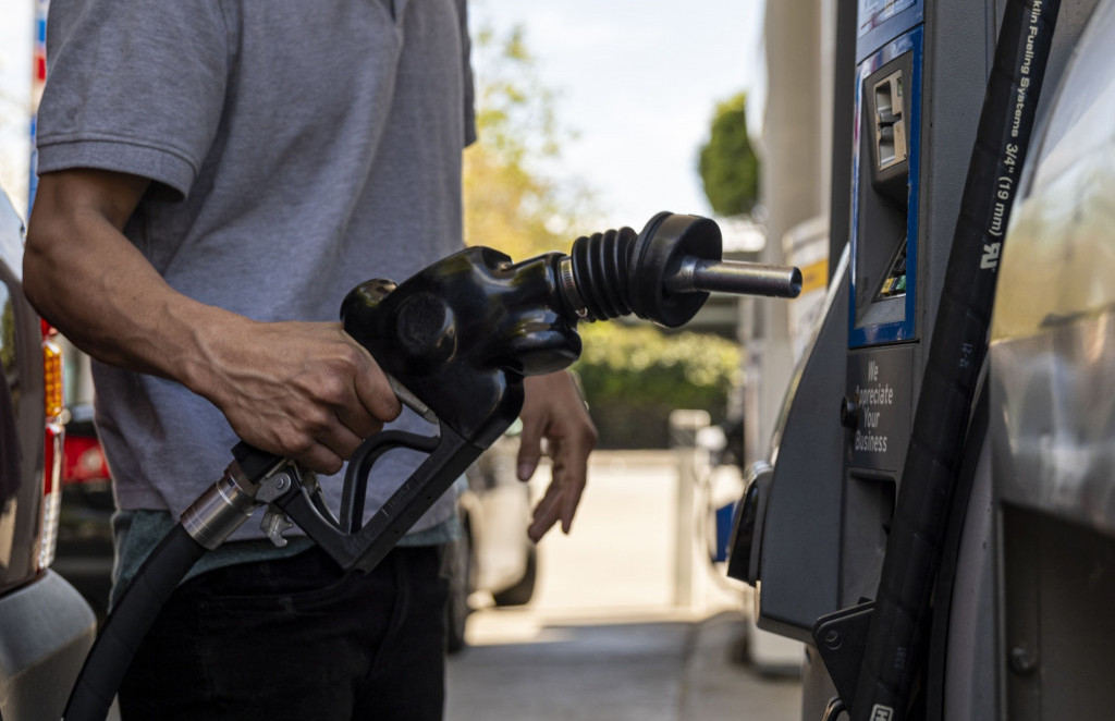 Niže cene nafte ne znače ništa na srpskim pumpama