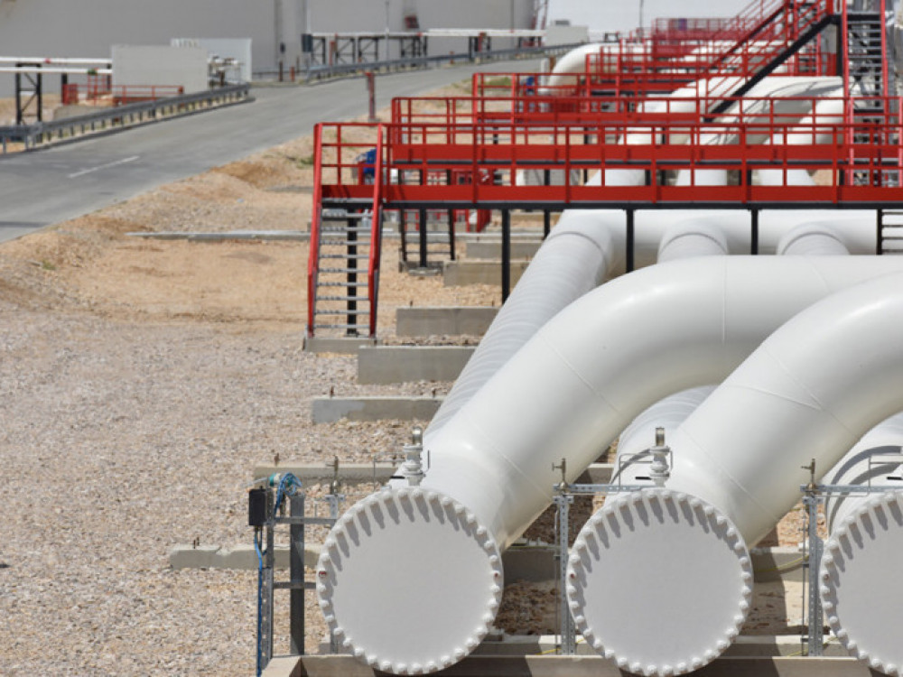 Cena nafte nastavlja da tone, brent se spustio na 81 dolar