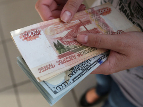 Treći mesec deflacije u Rusiji, inflacija najniža od invazije