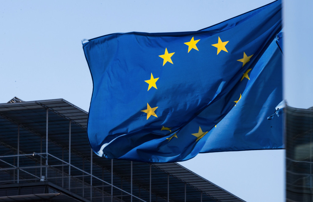 Građani Srbije ne žele u EU, najviše poštuju Putina