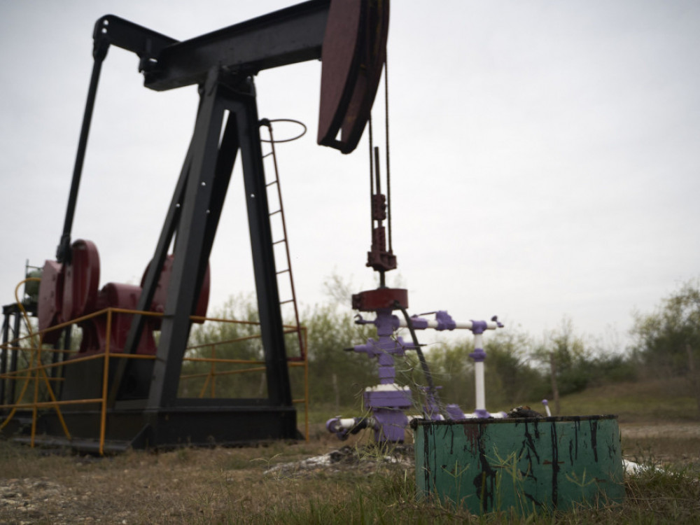 Skočio broj bušotina, ali i cena nafte u SAD