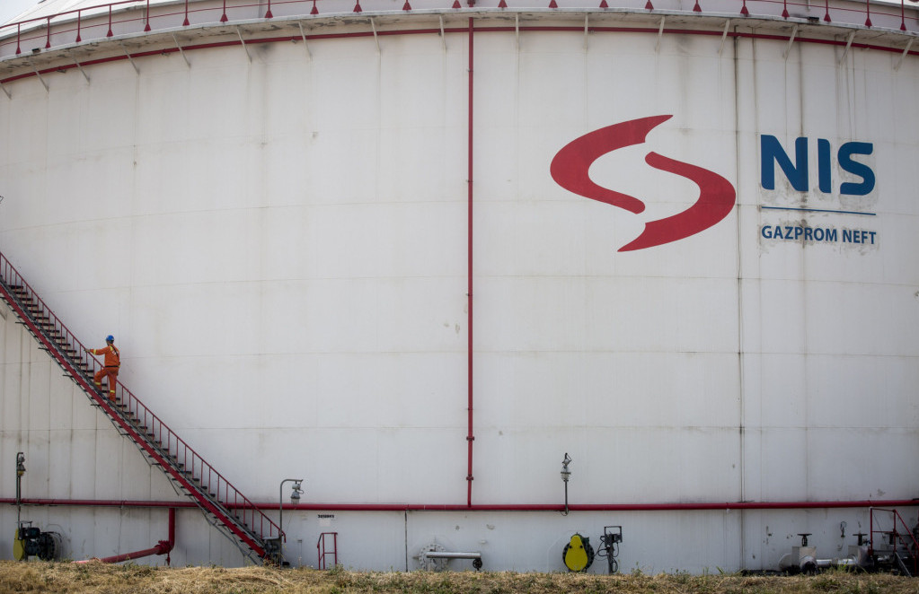 Saznajemo: Rumunska policija pretresla sedište NIS-a