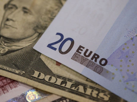 Glavni analitičar BBA: Evro zasad odoleva, jaka tražnja za dolarom
