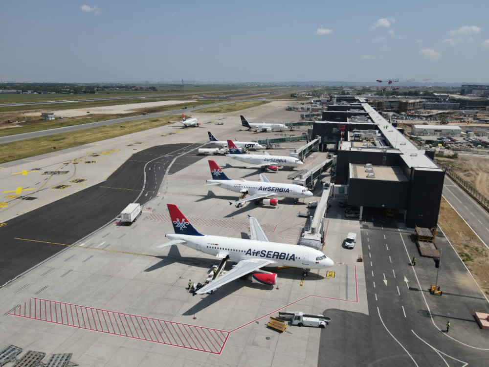 Sanirana šteta na pisti, avioni na beogradskom aerodromu ponovo saobraćaju
