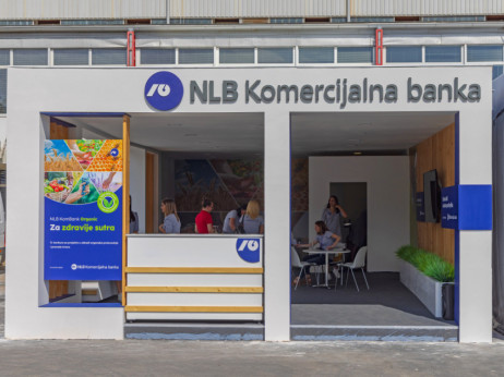 Građani Srbije slamarice zamenili bankama, depoziti udvostručeni