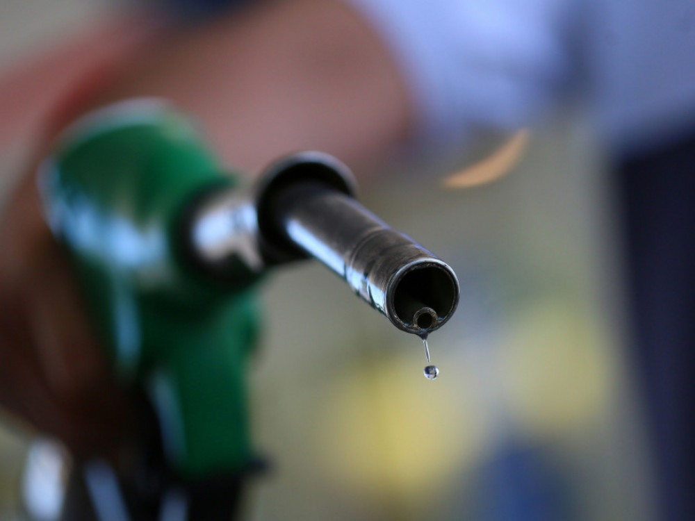 Novo pojeftinjenje goriva: Benzin i dizel pali za 6 dinara