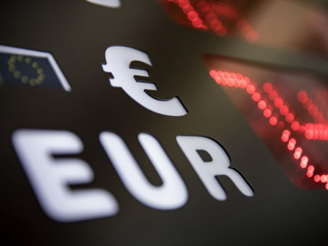 Evro pao ispod pariteta prema dolaru