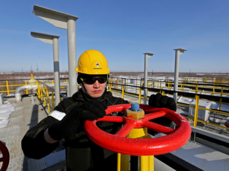 IEA: Rast tražnje nedovoljan za svu rusku naftu sledeće godine