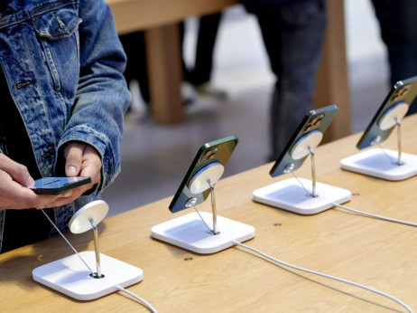 Apple očekuje da održi prodaju iPhonea u 2022.