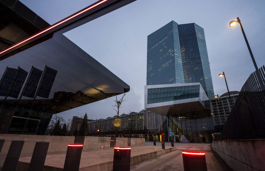 ECB će ove godine naplatiti 885 milijardi evra jeftinih zajmova