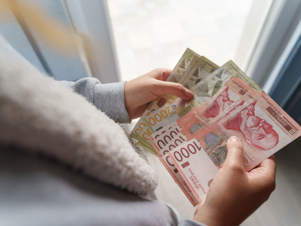 Država preuzima teret krize smanjenjem socijalnih davanja