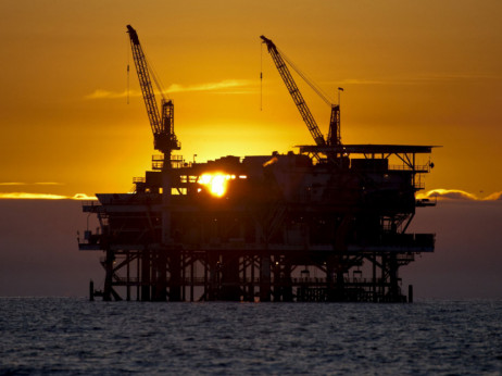 Cena nafte pada kako raste zabrinutost zbog potražnje