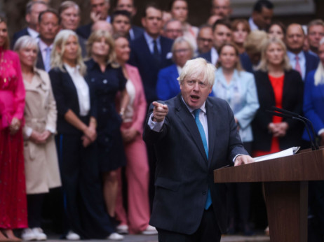 Boris Johnson napustio parlament, donoseći još problema Sunaku