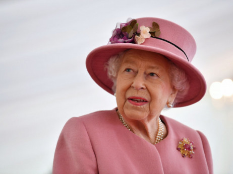Opraštanje od kraljice: Sila stabilnosti u burnom dobu