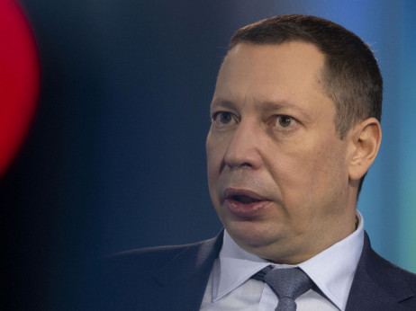 Ukrajinski guverner daje ostavku, doprinoseći ratnim previranjima
