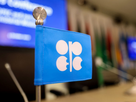 OPEC+ blizu odluci da odloži povećanja isporuka jer cena pada