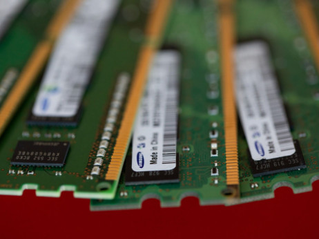 Samsungov profit pao za 32 odsto zbog slabljenja tržišta čipova
