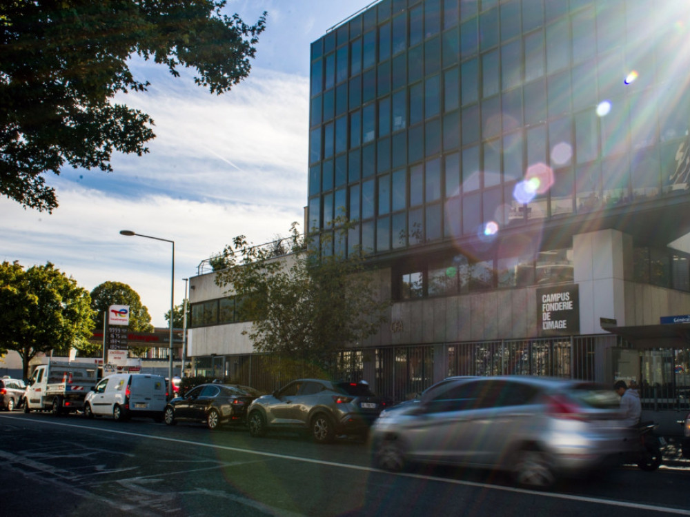 Francuzi se bore da napune rezervoare usred štrajkova u rafinerijama