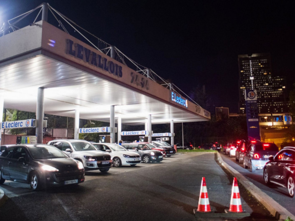 Sve veća nestašica goriva u Francuskoj, sindikati u štrajku