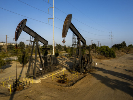 Cena nafte treći dan pada jer recesija zabrinjava tržišta