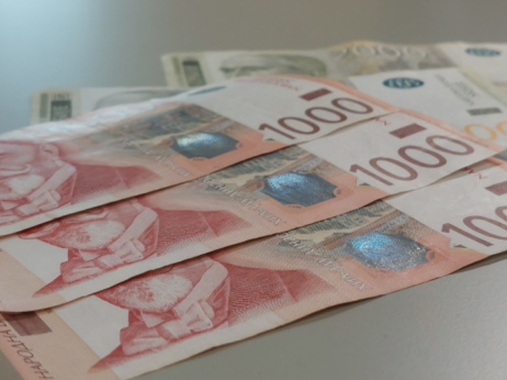Srpska prosečna plata i dalje 'pobeđuje' inflaciju