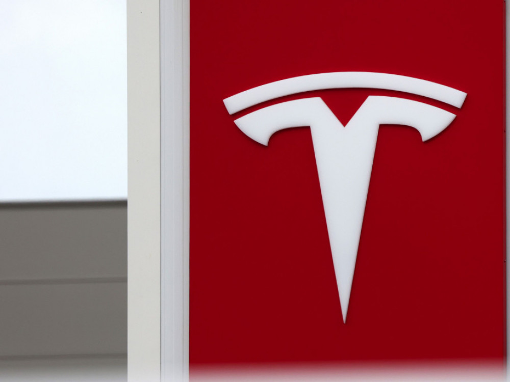 Teslin inženjer mogao bi da zaradi od 83.200 do 417.600 dolara
