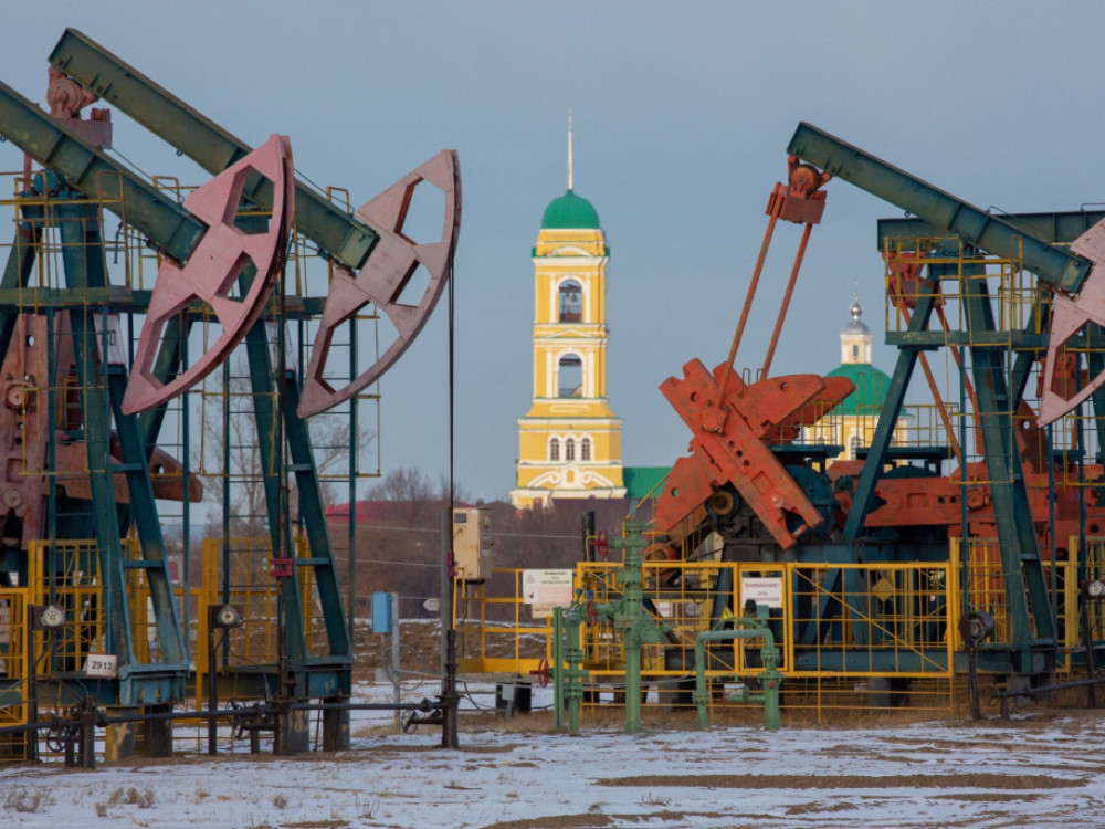 Rusija će smanjiti proizvodnju nafte, osveta za sankcije Zapada