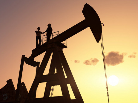 Cena WTI nafte potonula ispod 65 dolara na najniži nivo od 2021.