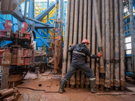 Novi talas kovida povlači cenu nafte
