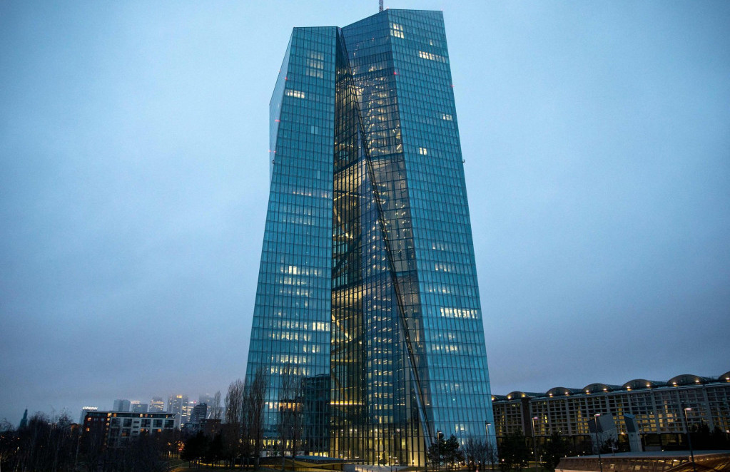 ECB kritikuje bankarsku industriju da je još uvek 'muški svet'