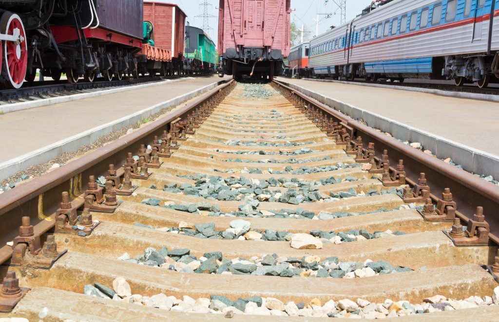 Putnički i teretni voz sudarili se kod Ratkova