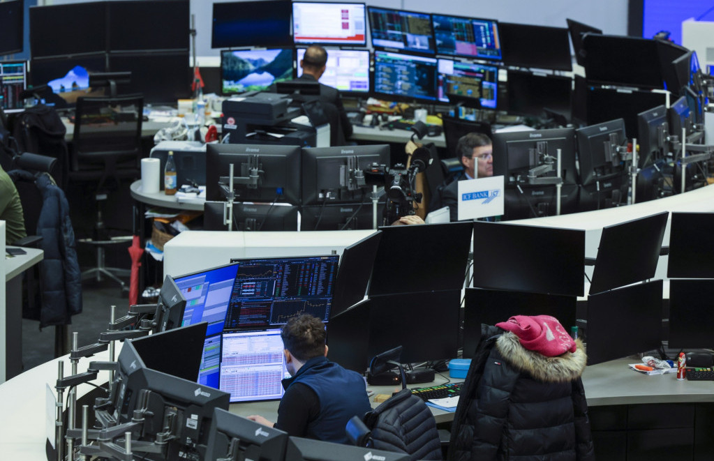 Akcije u Evropi pale, oči uprte u ECB