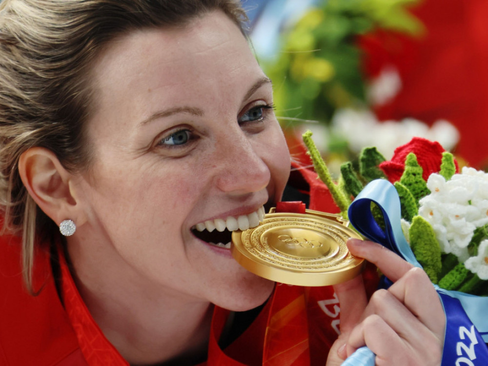 Zlato vraća svoj sjaj dok inflacija jede valute