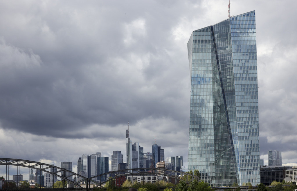 ECB usporava tempo podizanja stopa zbog niže bazne inflacije