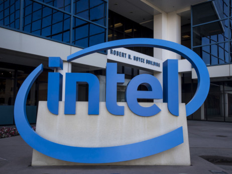 Intel ne misli da će se brzo vratiti dominaciji, akcije pale 10 odsto
