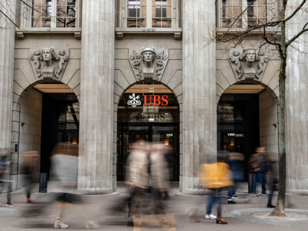 UBS smanjuje broj radnika za 20 do 30 odsto nakon preuzimanja Credit Suissea
