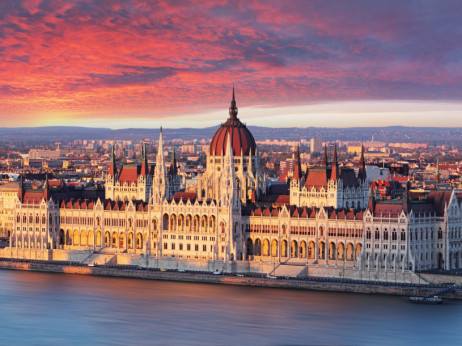 Mađarska neznatno smanjila deficit, fiskalni problemi i dalje muče Orbana