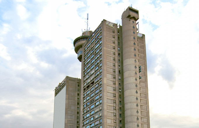 Eureka bar zvanično kupio Geneks kulu