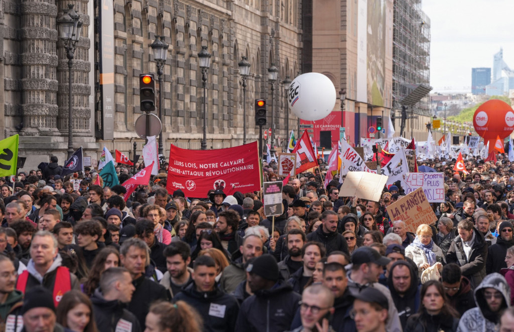 Ustavni savet odobrio Macronovu penzionu reformu