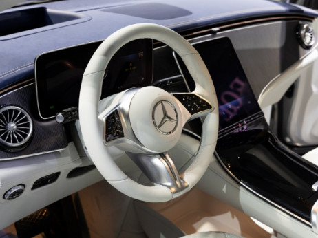 Više cene pomogle Mercedesu da nadmaši očekivanja