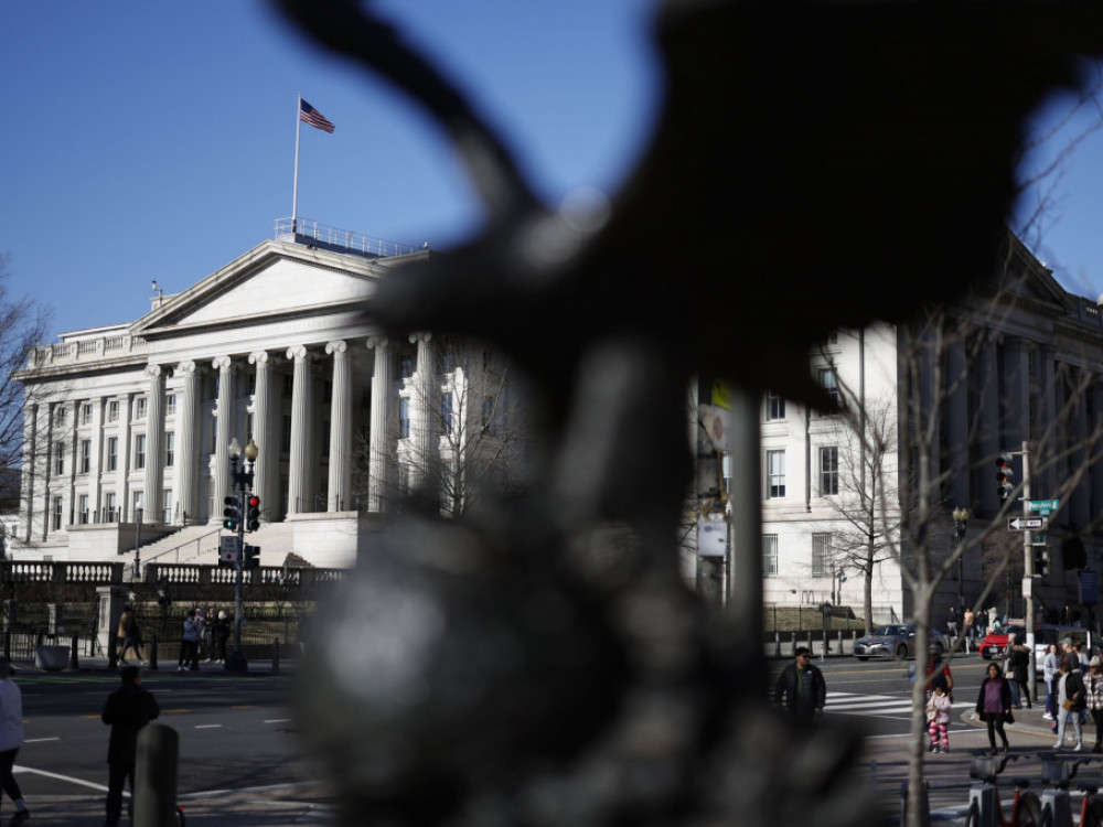 Fed će u maju opet dići kamate, ali nazire se i pauza