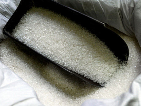 Strmoglavo rastu cene šećera, poskupeće i slatkiši