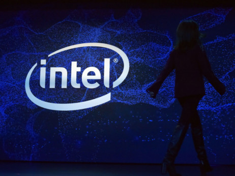 Intel očekuje jaču drugu polovinu godine uprkos krizi, akcije skočile