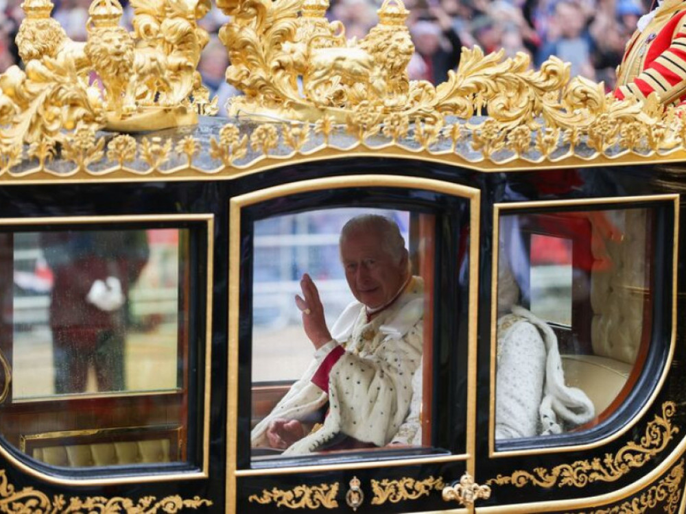 Krunisan kralj Charles III
