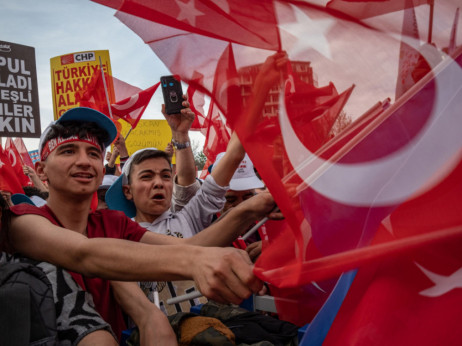 Pet stvari koje treba da znate danas: Svi gledaju u Tursku